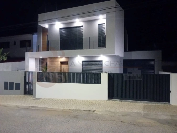 Moradia T4 para Venda em Charneca de Caparica e Sobreda Foto 29