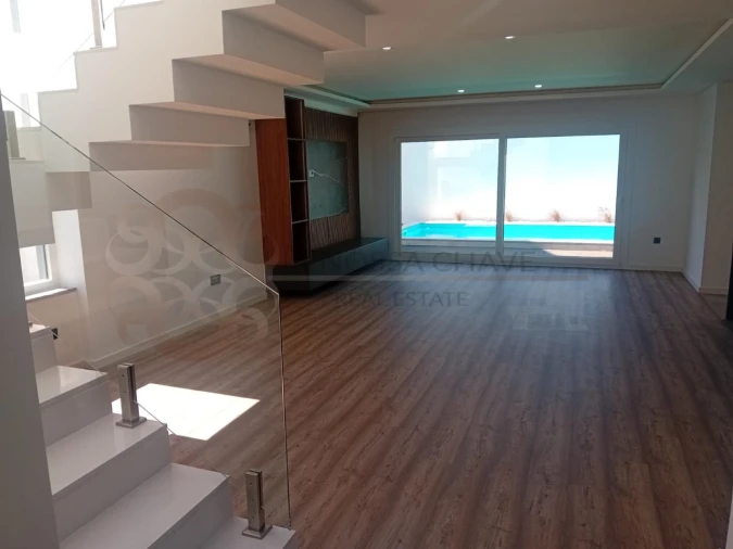 Moradia T4 para Venda em Charneca de Caparica e Sobreda Foto 47