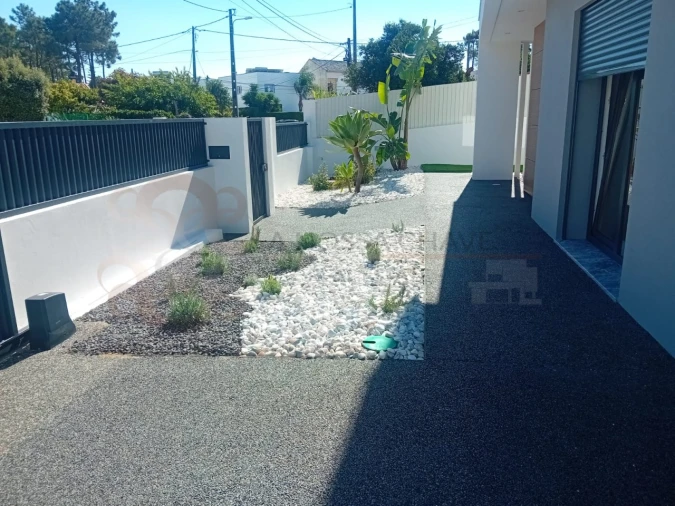Moradia T4 para Venda em Charneca de Caparica e Sobreda Foto 73