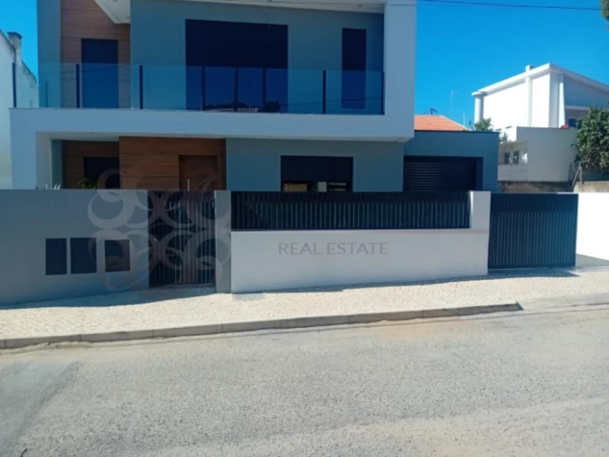 Moradia T4 para Venda em Charneca de Caparica e Sobreda Foto 91