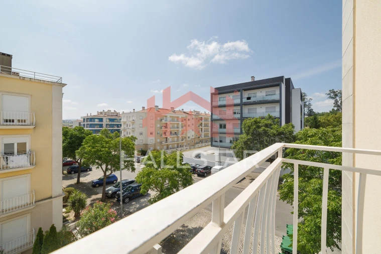 Apartamento T3 para Venda em Parceiros e Azoia Foto 27