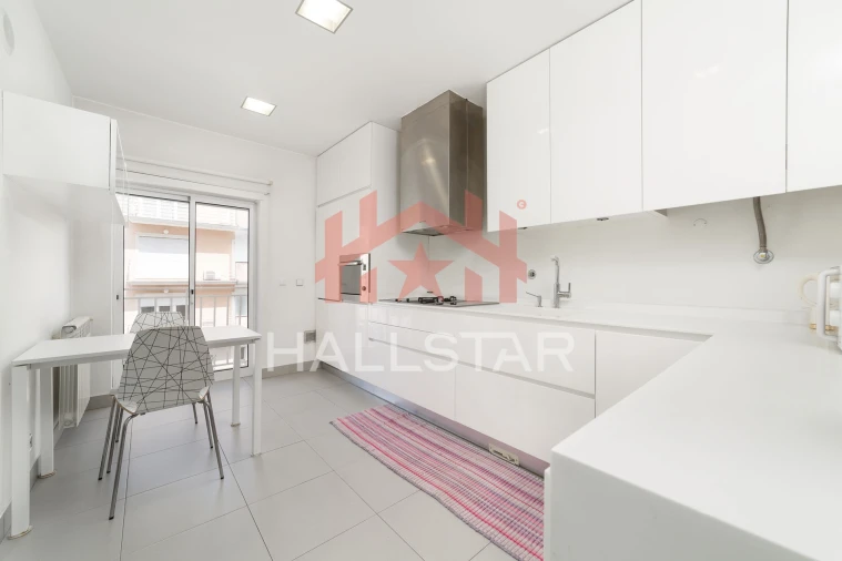 Apartamento T3 para Venda em Parceiros e Azoia Foto 14