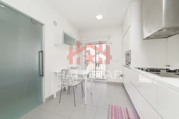 Apartamento T3 para Venda em Parceiros e Azoia Foto 15