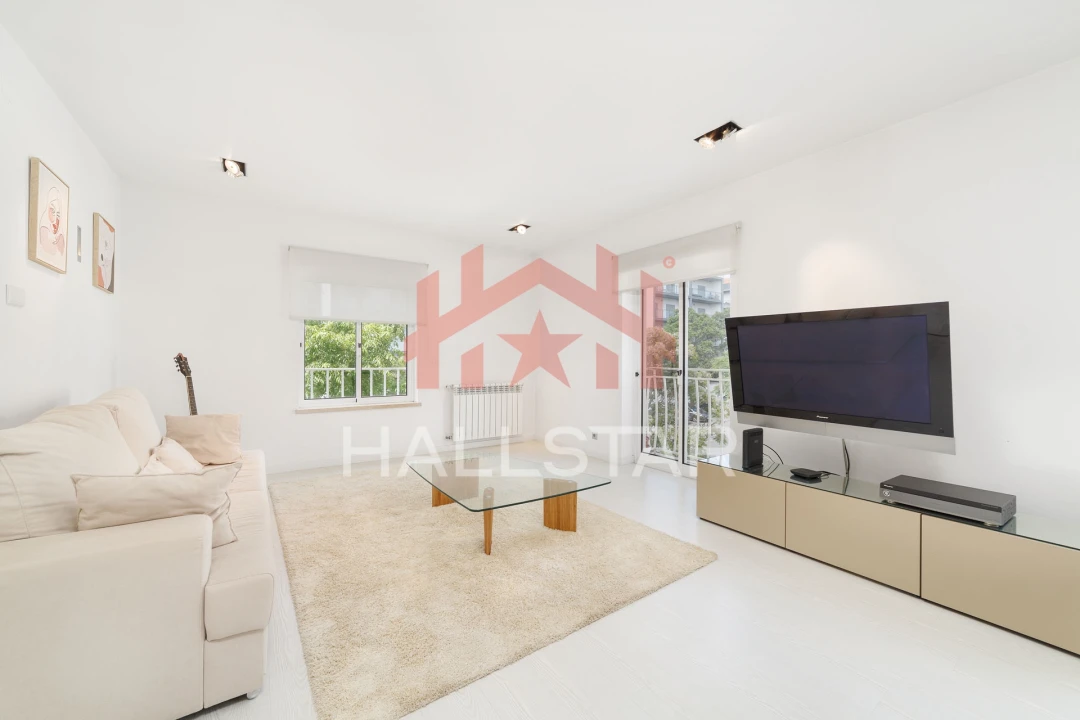 Apartamento T3 para Venda em Parceiros e Azoia Foto 1