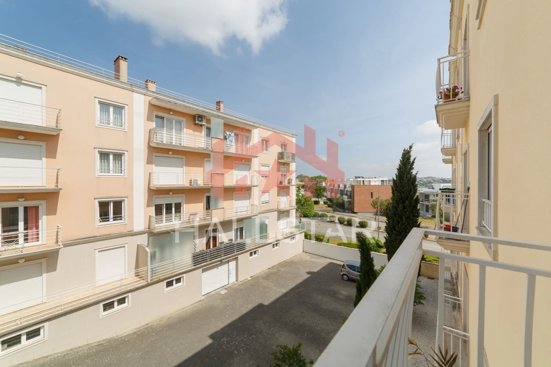 Apartamento T3 para Venda em Parceiros e Azoia Foto 10