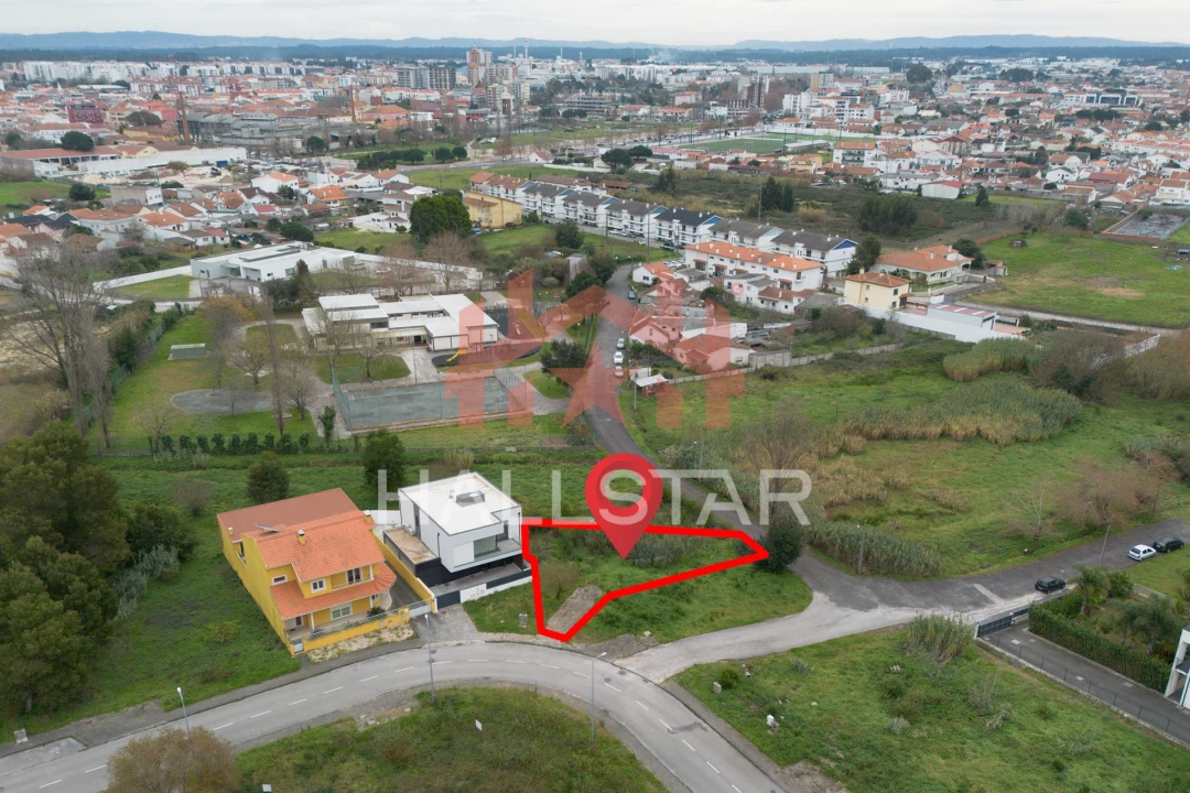 Terreno para Venda em Marinha Grande Foto 1