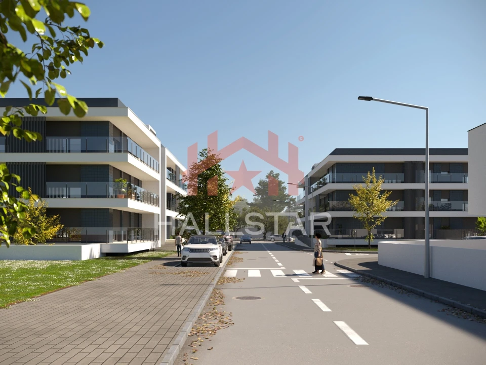 Apartamento T4 para Venda em Parceiros e Azoia Foto 1
