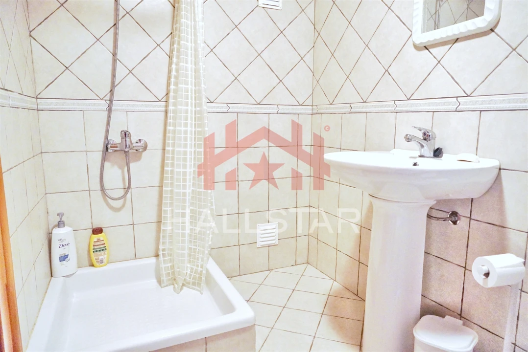 Apartamento T2 para Venda em Nazare Foto 11