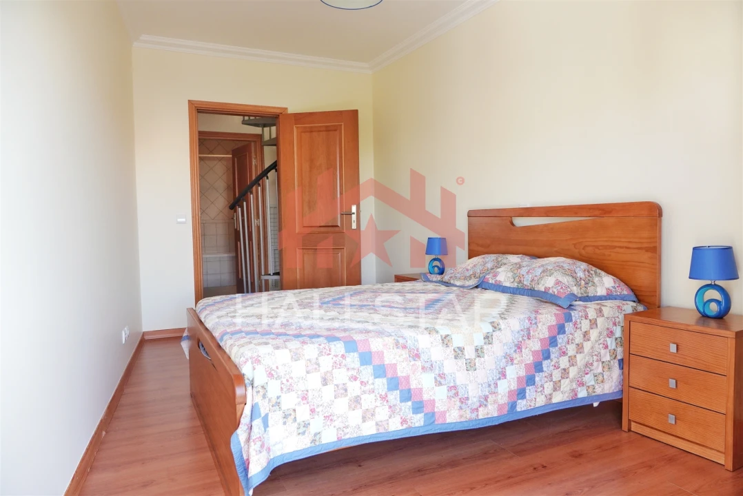 Apartamento T2 para Venda em Nazare Foto 12