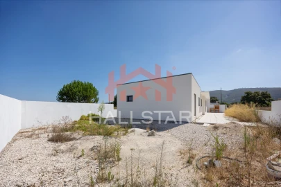 Moradia T3 para Venda em Aljubarrota