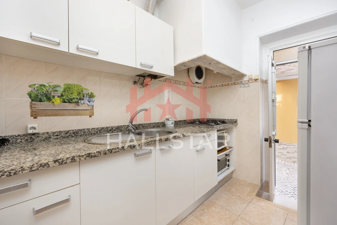 Apartamento T2 para Venda em Nazare Foto 7