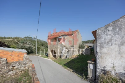 Moradia T3 para Venda em Santa Catarina da Serra e Chainça