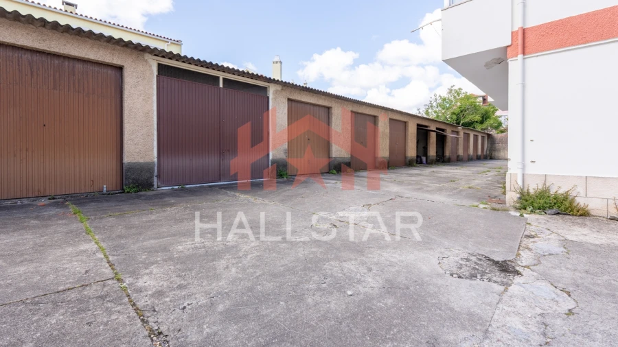 Garagem para Venda em Leiria, Pousos, Barreira e Cortes