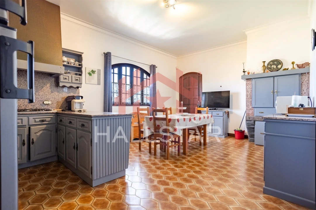 Moradia T8 para Venda em Leiria, Pousos, Barreira e Cortes Foto 9