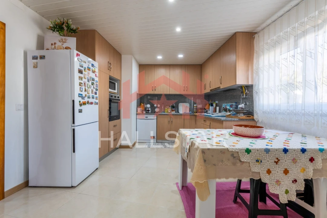 Moradia T4 para Venda em Marrazes e Barosa Foto 1