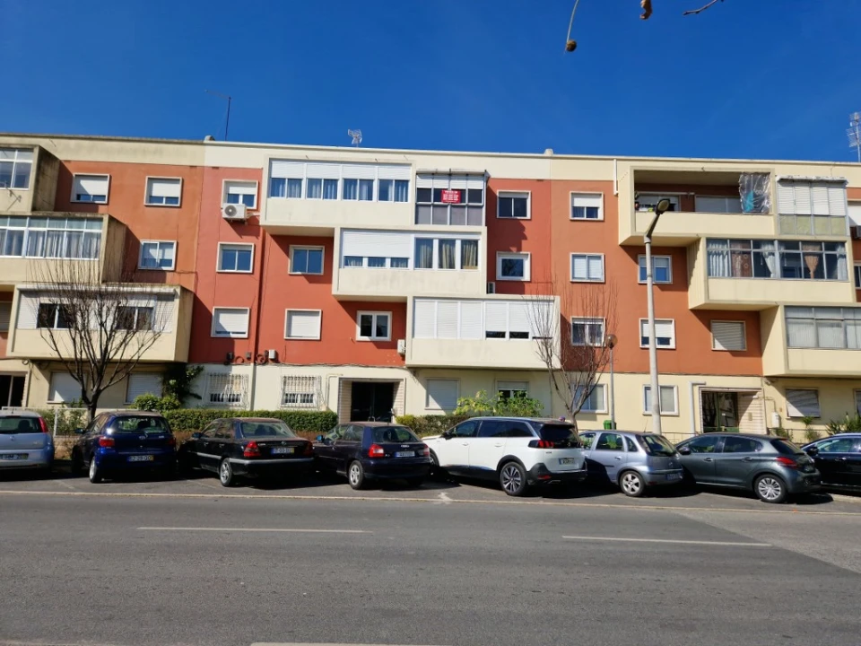 Apartamento T2 para Venda em Pontinha e Famões Foto 28