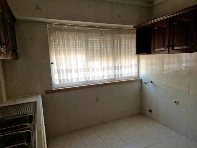 Apartamento T2 para Venda em Pontinha e Famões Foto 11