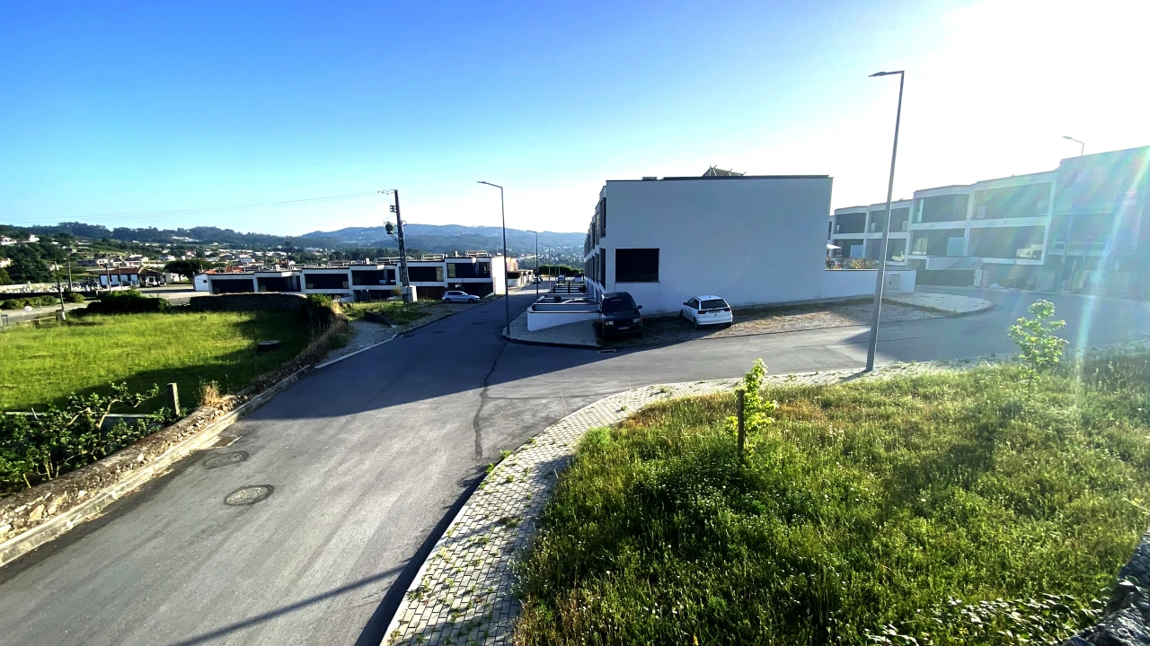 Terreno para Venda em Santo Tirso, Couto (Santa Cristina e São Miguel) e Burgães Foto 4