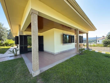Moradia T4 para Venda em Lago