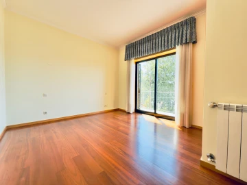 Moradia T4 para Venda em Lago