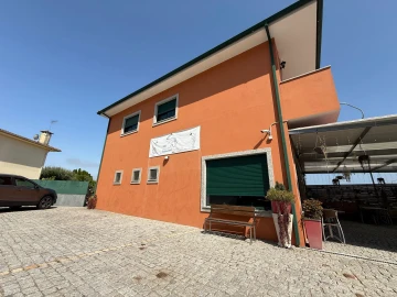 Moradia T3 para Venda em Areias, Sequeirô, Lama e Palmeira