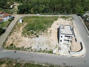Terreno para Venda em Foz do Sousa e Covelo