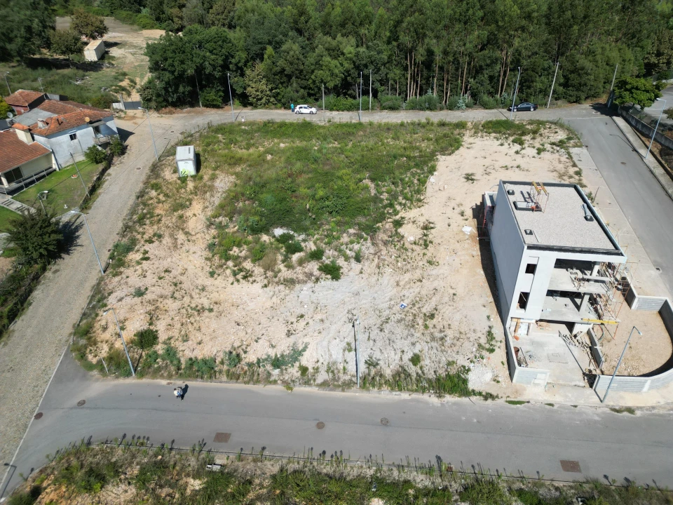 Terreno para Venda em Foz do Sousa e Covelo Foto 9
