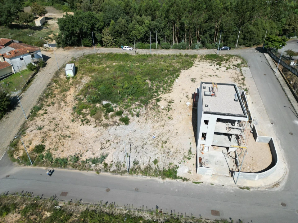 Terreno para Venda em Foz do Sousa e Covelo Foto 12