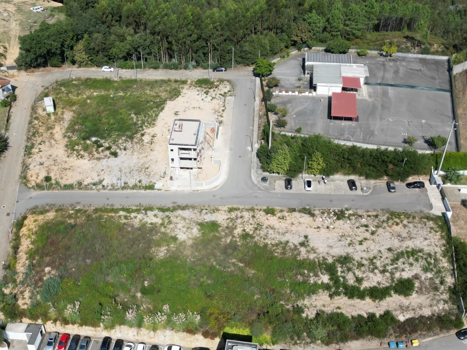 Terreno para Venda em Foz do Sousa e Covelo Foto 4