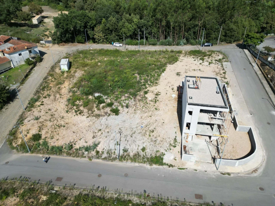 Terreno para Venda em Foz do Sousa e Covelo Foto 10