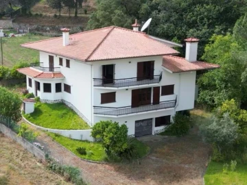 Moradia T6 para Venda em Lanheses