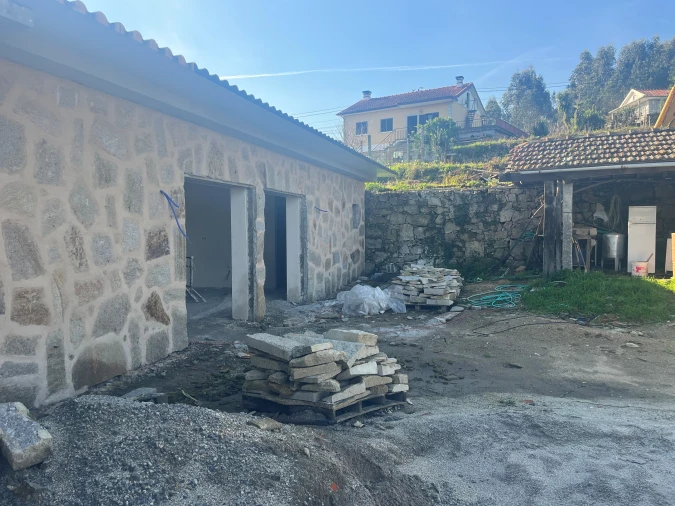 Moradia T3 para Venda em Pico de Regalados, Gondiães e Mós Foto 2