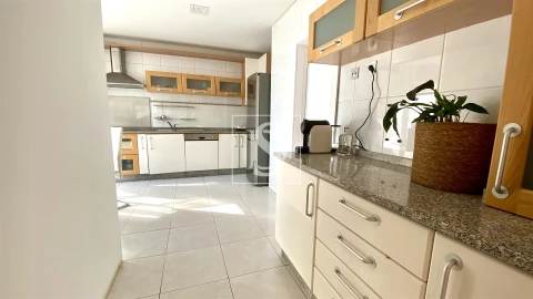 Apartamento T3 para Venda em Santo Tirso, Couto (Santa Cristina e São Miguel) e Burgães