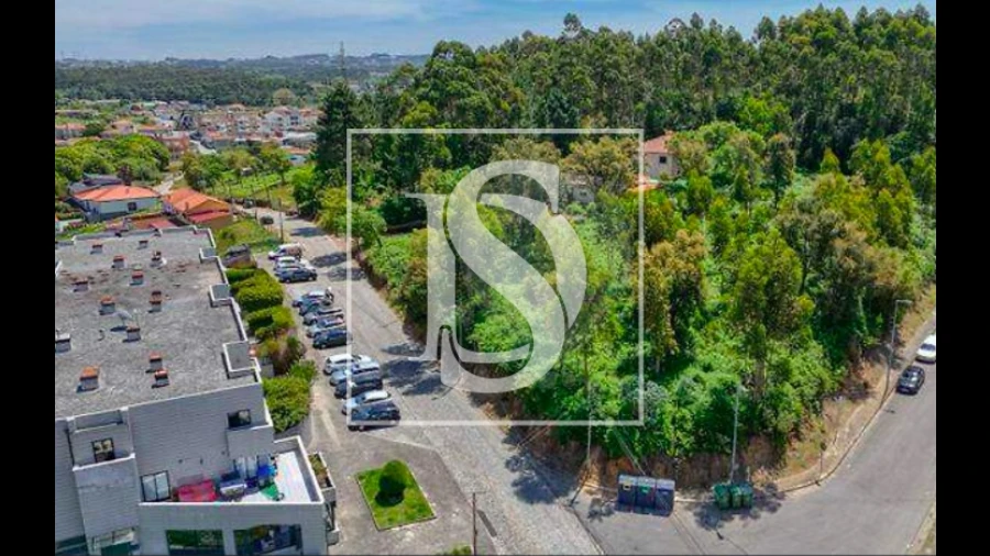 Terreno para Venda em Serzedo e Perosinho