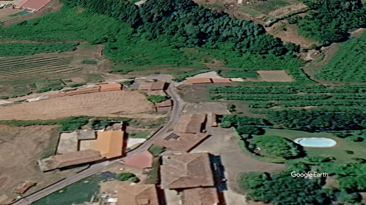 Moradia T4 para Venda em Valpedre Foto 3