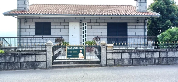 Moradia T4 para Venda em Valpedre
