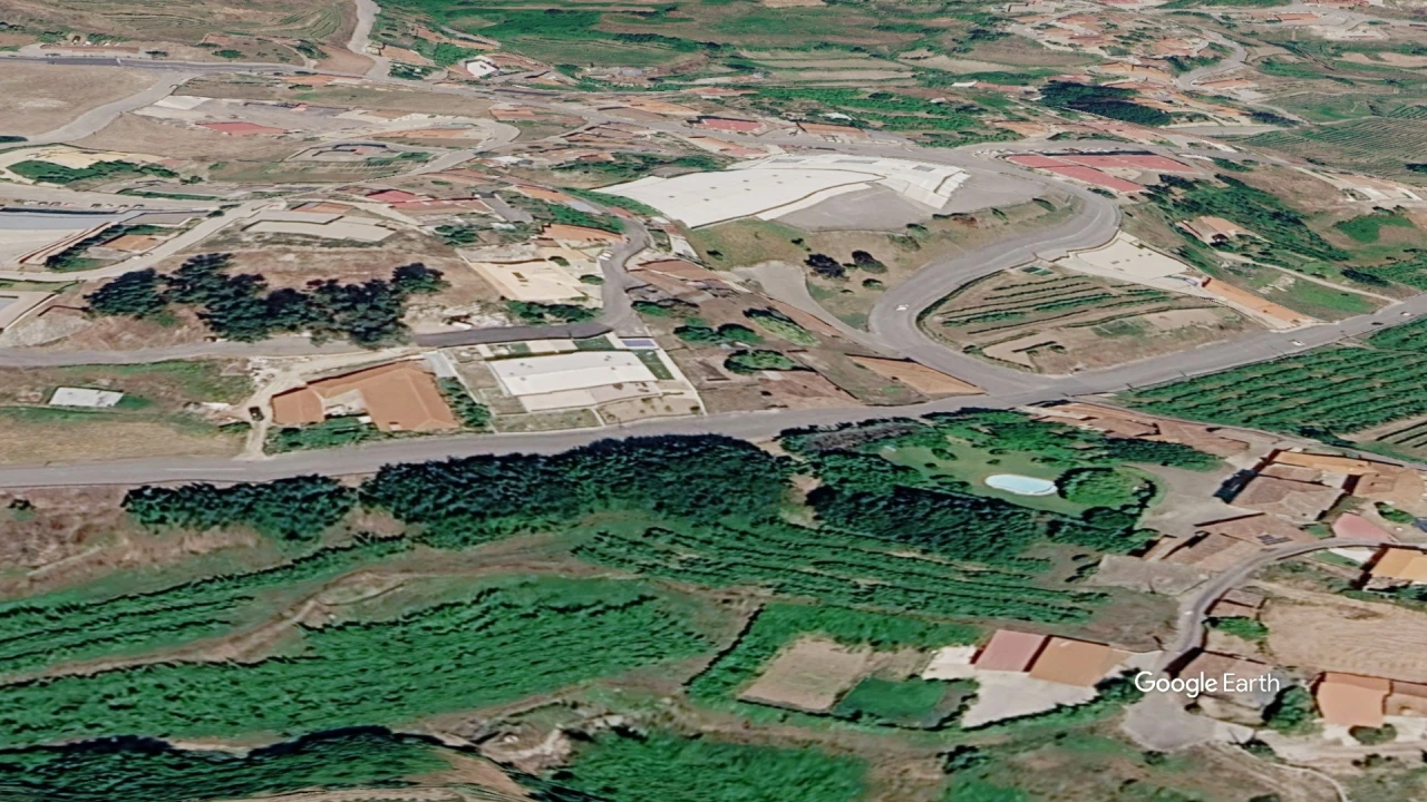 Moradia T4 para Venda em Valpedre Foto 24