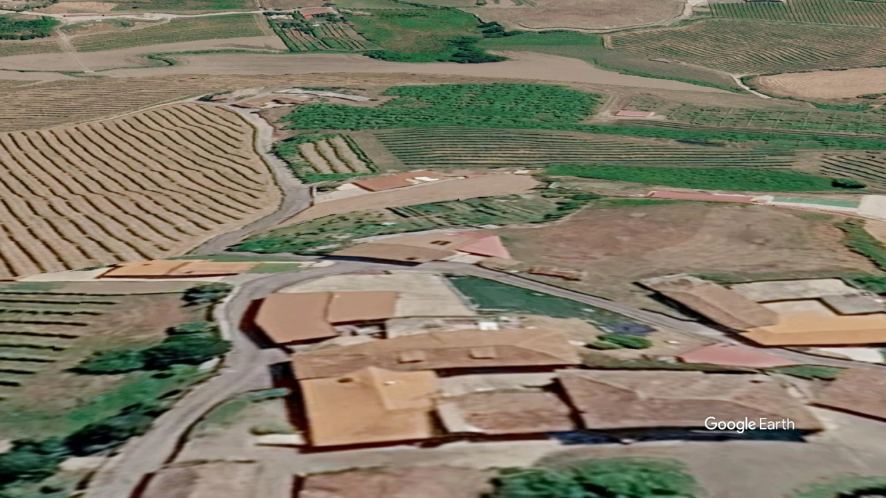 Moradia T4 para Venda em Valpedre Foto 4