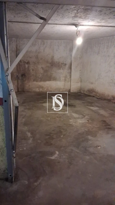 Garagem para Arrendamento em Braga (Maximinos, Sé e Cividade)