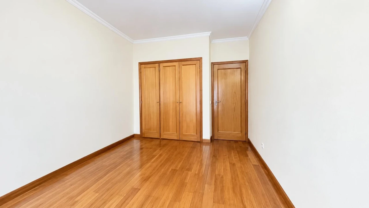 Apartamento T2 para Venda em Lordelo do Ouro e Massarelos Foto 5