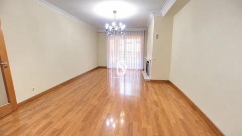 Apartamento T2 para Venda em Lordelo do Ouro e Massarelos
