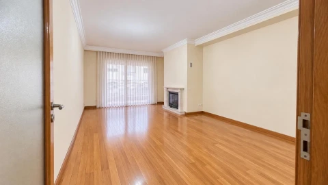 Apartamento T2 para Venda em Lordelo do Ouro e Massarelos