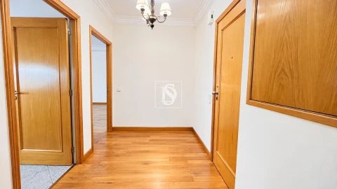 Apartamento T2 para Venda em Lordelo do Ouro e Massarelos