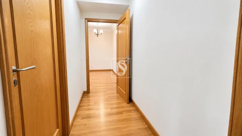 Apartamento T2 para Venda em Lordelo do Ouro e Massarelos