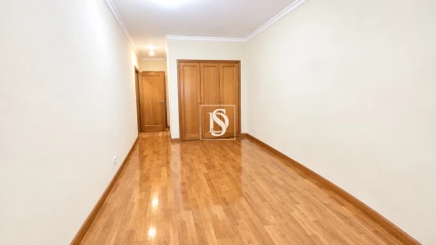 Apartamento T2 para Venda em Lordelo do Ouro e Massarelos