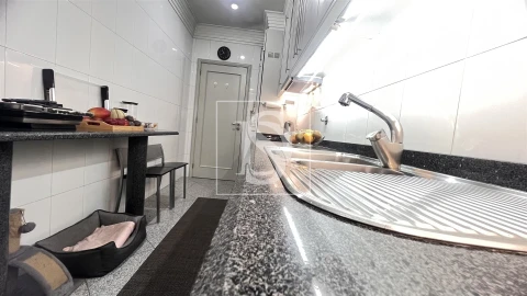 Apartamento T2 para Venda em Lordelo do Ouro e Massarelos