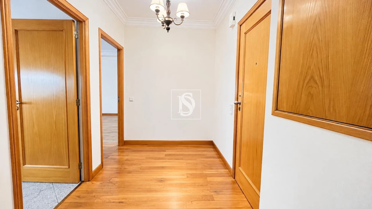 Apartamento T2 para Venda em Lordelo do Ouro e Massarelos Foto 10