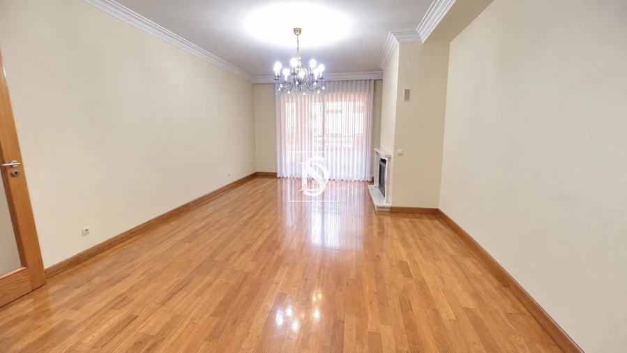 Apartamento T2 para Venda em Lordelo do Ouro e Massarelos Foto 2