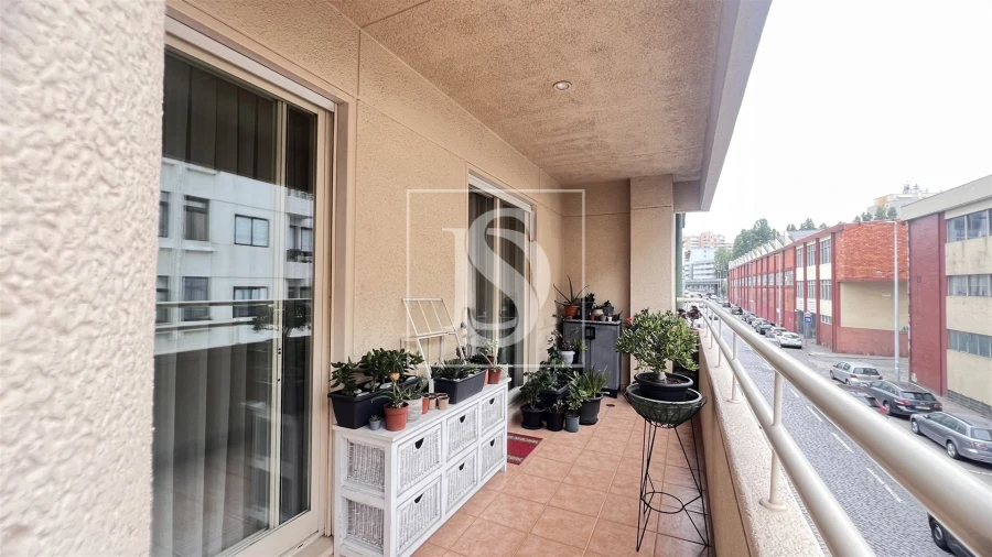 Apartamento T2 para Venda em Lordelo do Ouro e Massarelos Foto 35