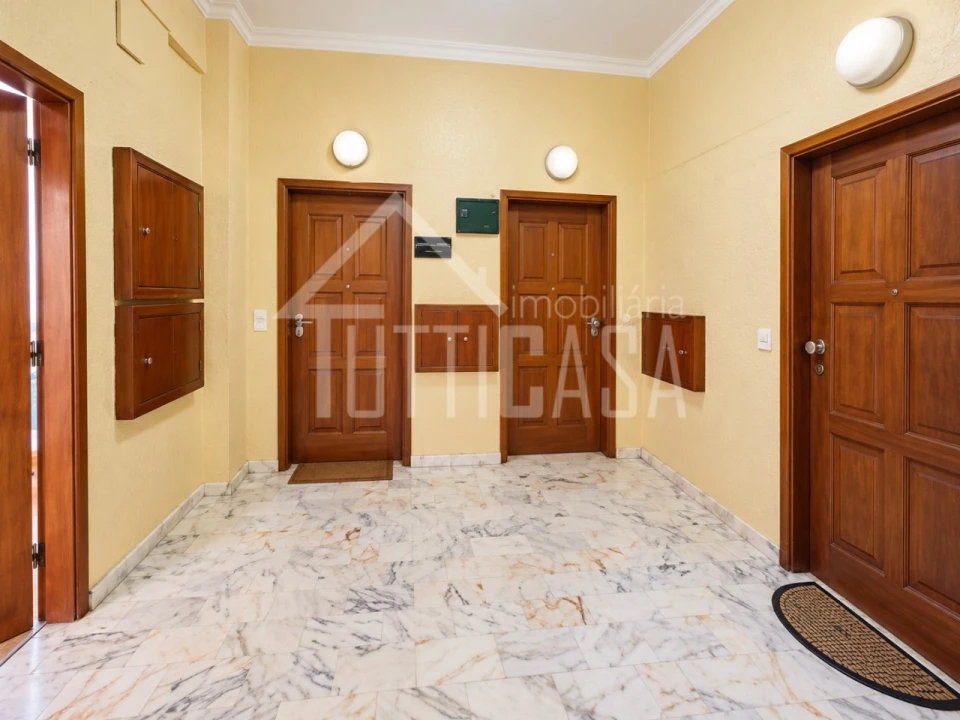 Escritório para Arrendamento em Santa Maria, São Pedro e Matacães Foto 3